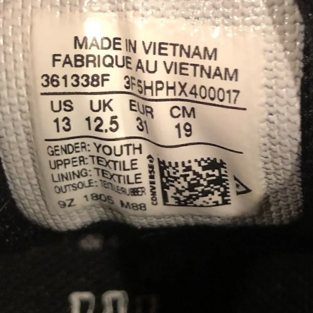 Converse youth size